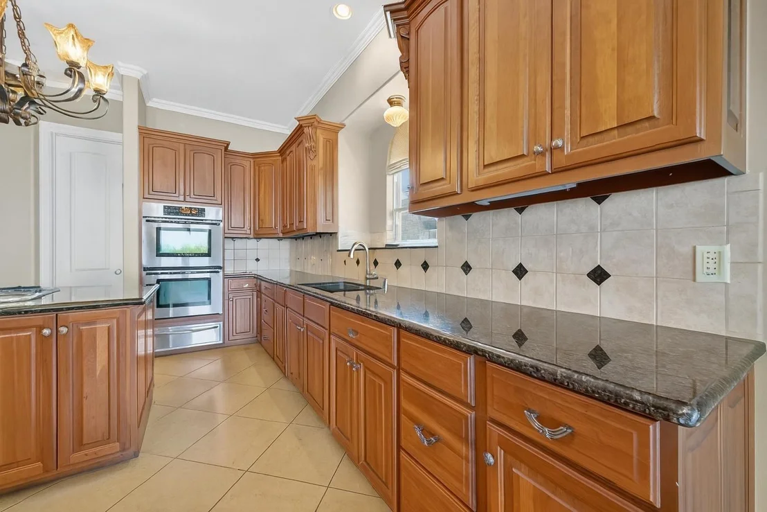 Photo of 2242 Marina Way