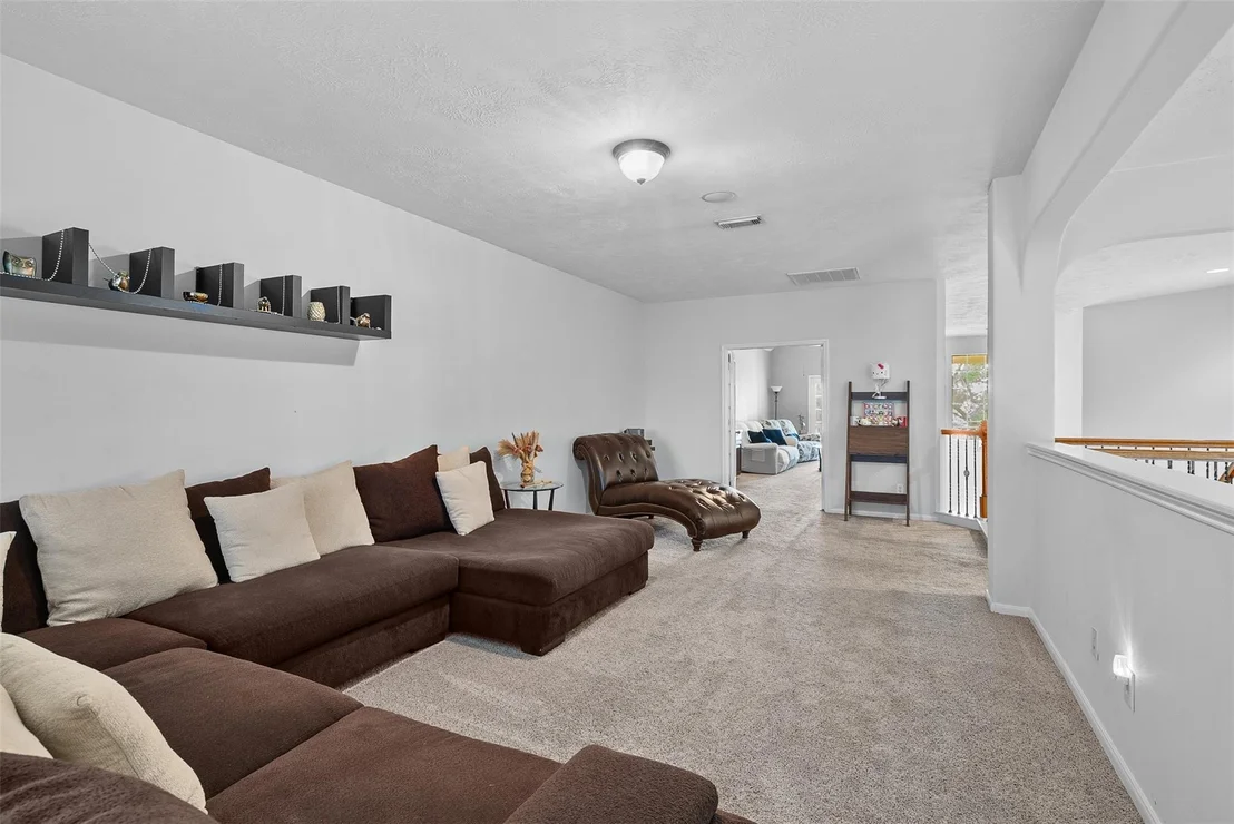 Photo of 1012 Walnut Pointe
