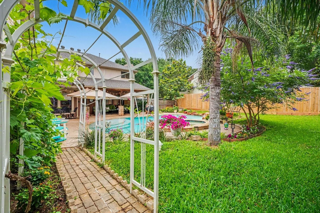 Photo of 1623 Lake Bluff Drive