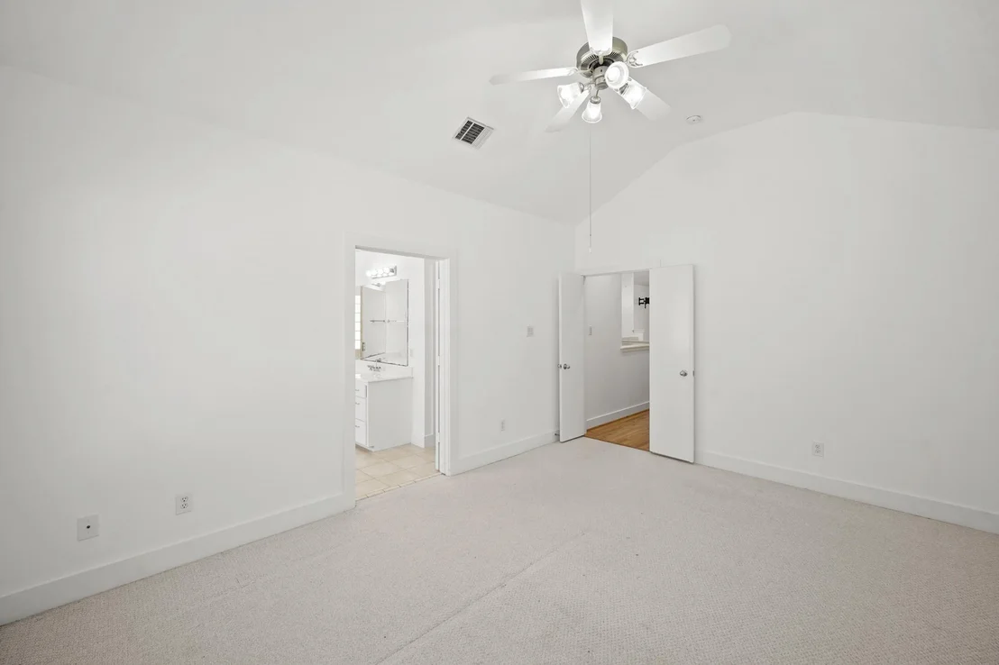Photo of 8690 Meadowcroft Drive