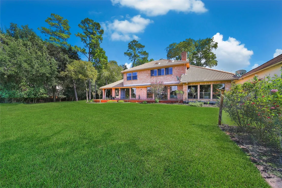 Photo of 142 Lakeside Drive