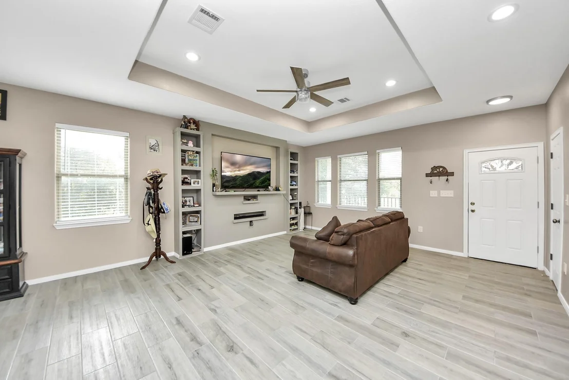 Photo of 6543 Crestford Lane