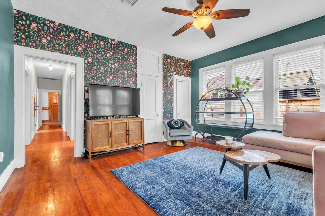 Photo of 2519 White Oak Drive