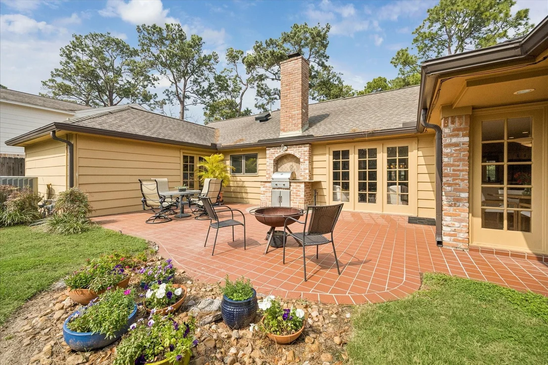 Photo of 14415 Carolcrest Drive