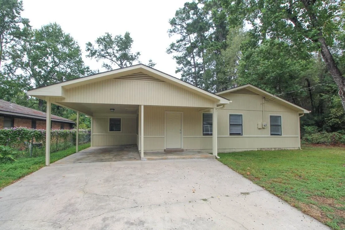 Photo of 345 Cherokee Lane