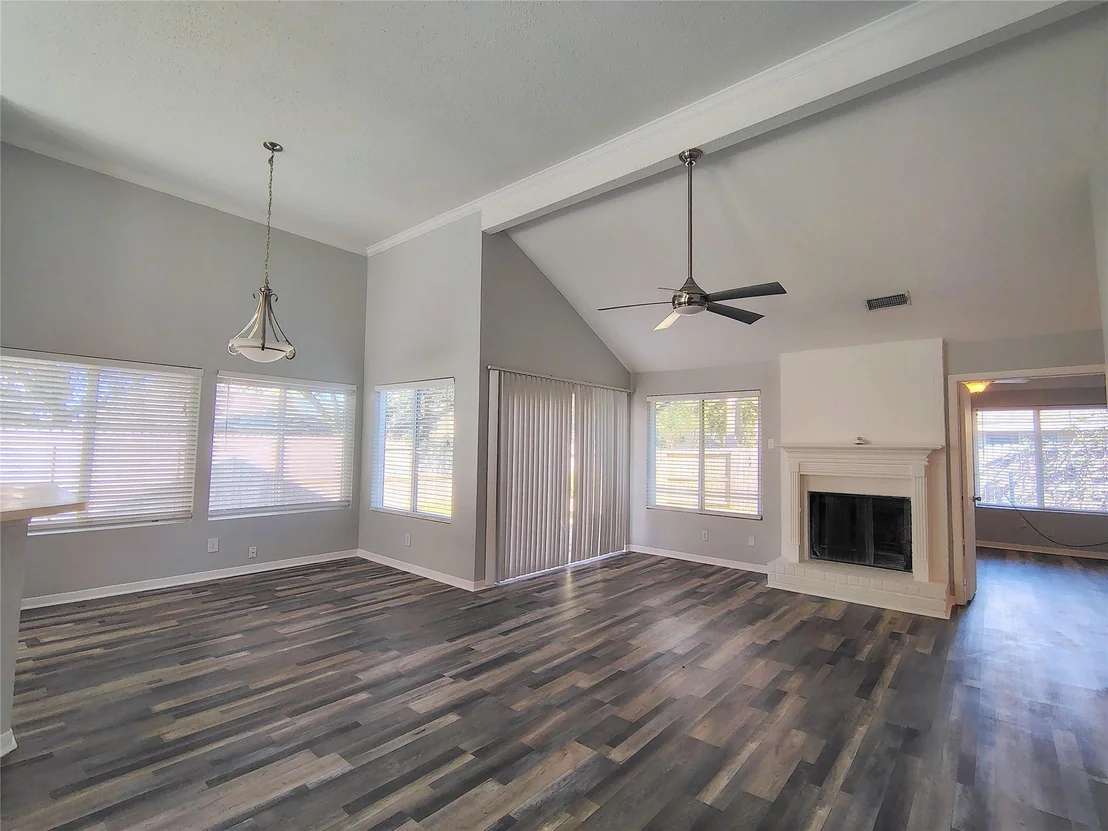 Photo of 4403 Waterfall Way