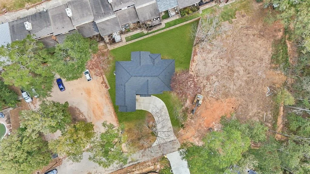 Photo of 84 Lakeway Court