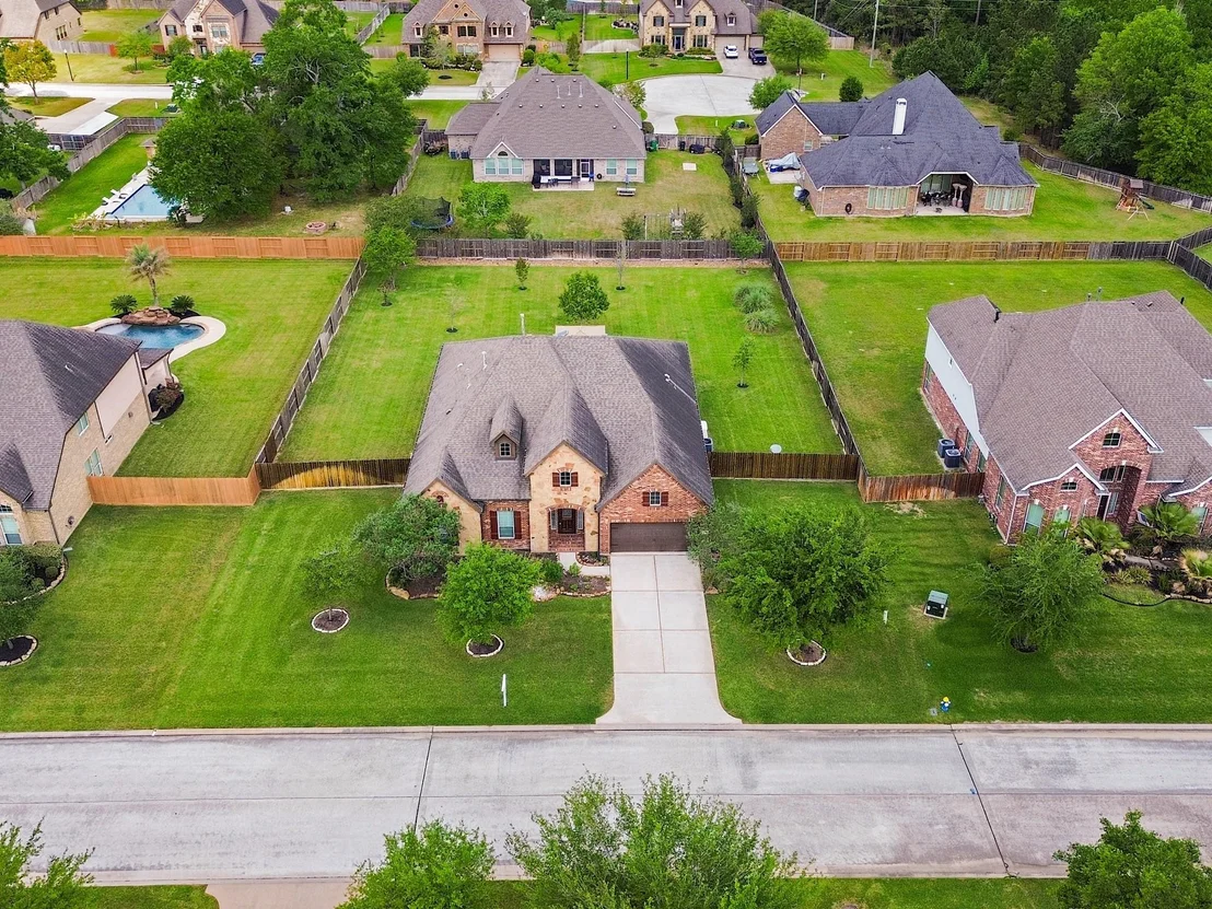 Photo of 22635 Pineleigh Court
