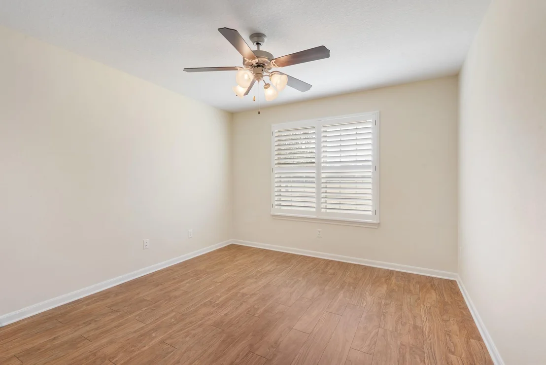 Photo of 1635 Lakeview Drive