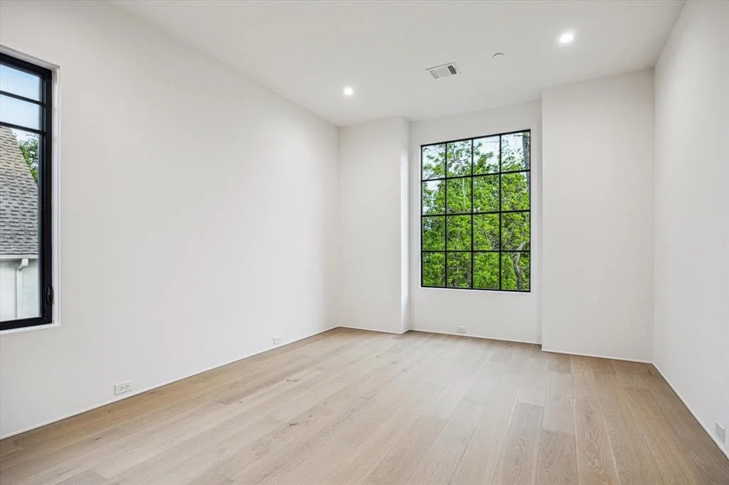 Photo of 4530 Birch
