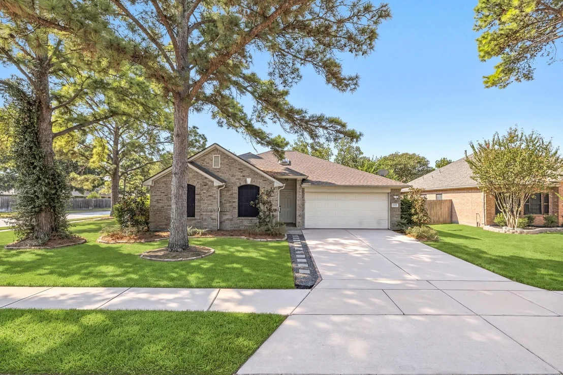 Photo of 18403 Maple Mill Drive