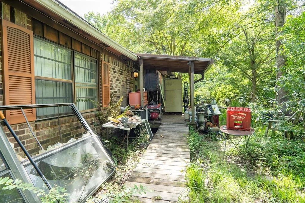 Photo of 21981 White Oak Drive