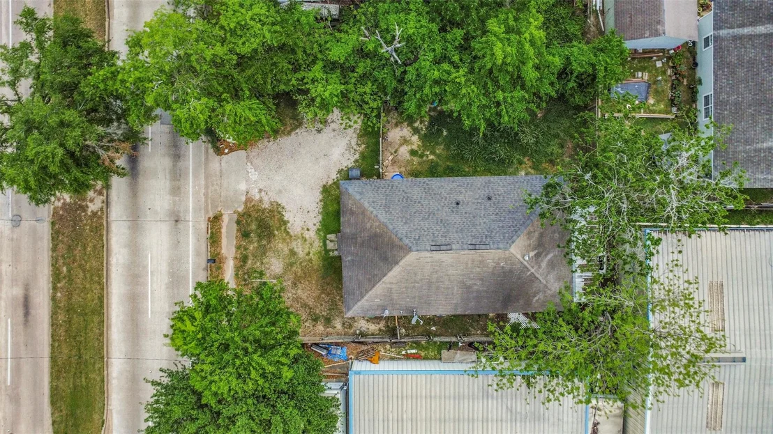 Photo of 4817 Pinemont Drive