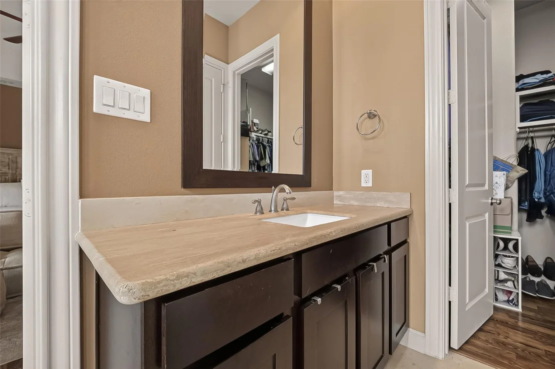 Photo of 10929 Upland Park