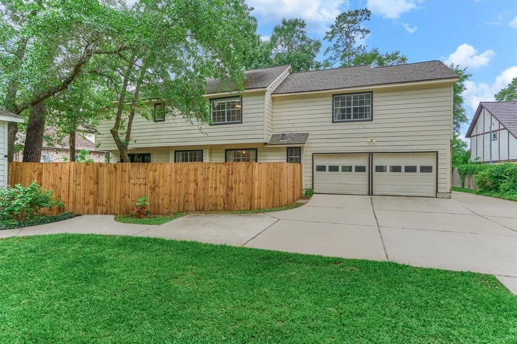 Photo of 23814 Creekview Drive