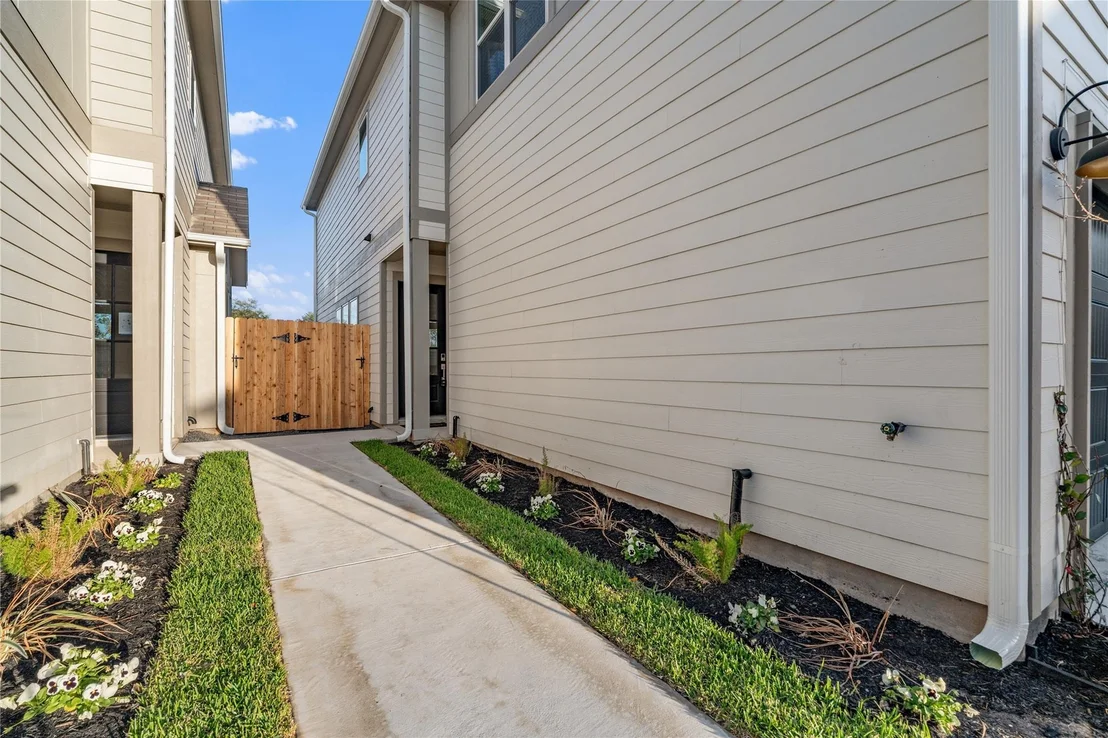 Photo of 6443 Rena Street