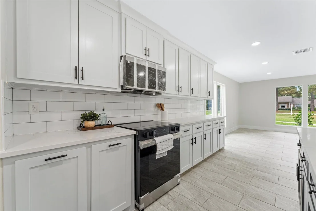Photo of 25107 Broughton Street
