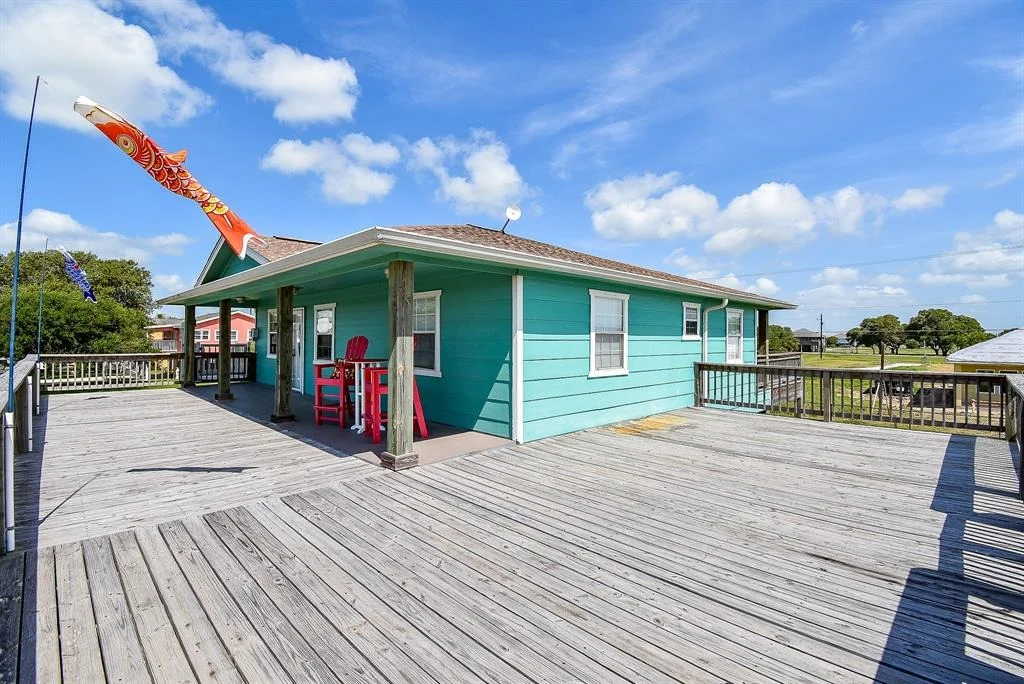 Photo of 1039 Bayview Drive