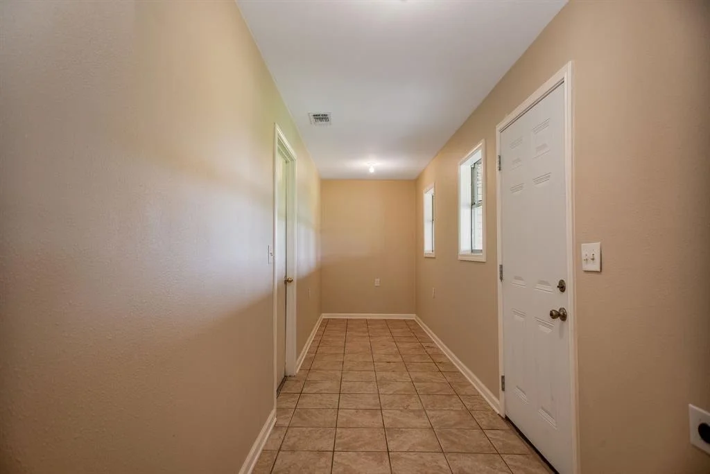 Photo of 587 Seakist Road