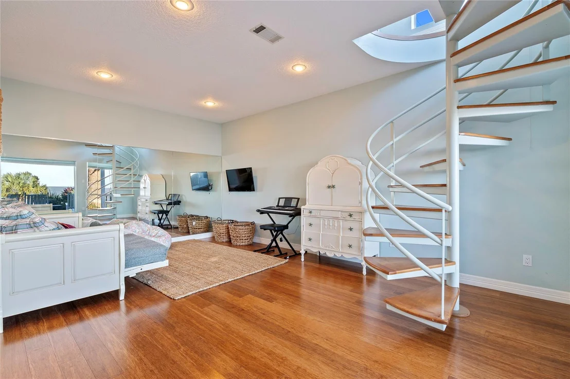Photo of 5123 W Bayshore Drive