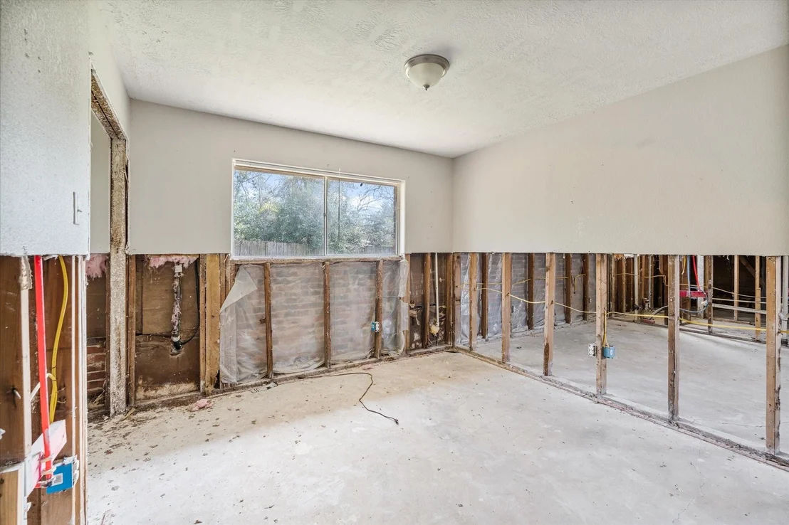 Photo of 906 Brook Forest Court