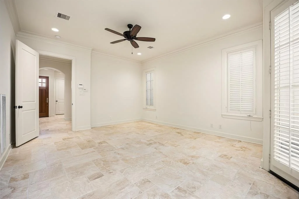 Photo of 2810 Mid Lane