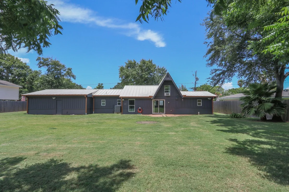 Photo of 2575 Cliff Drive