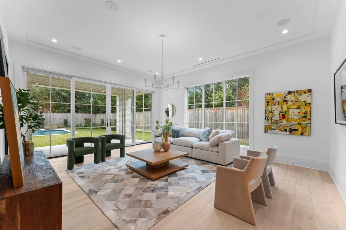 Photo of 3653 Chevy Chase Drive