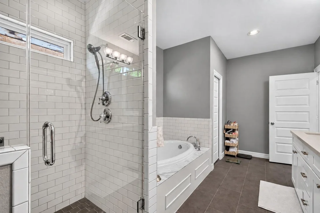 Photo of 1722 Chippendale Road