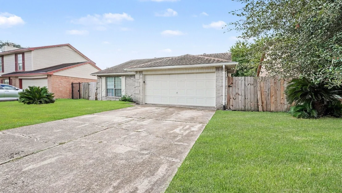 Photo of 15342 Reigate Lane