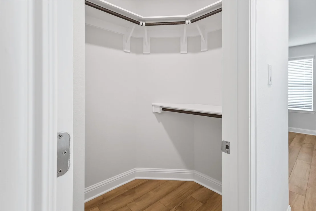 Photo of 4320 Leslie's Way