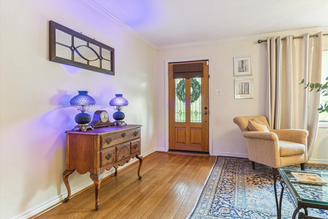 Photo of 4920 Maple
