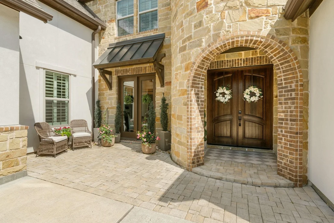 Photo of 33 N Waterbridge Drive