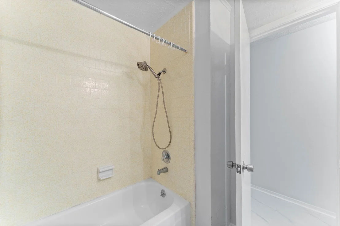 Photo of 606 Pinebrook Lane