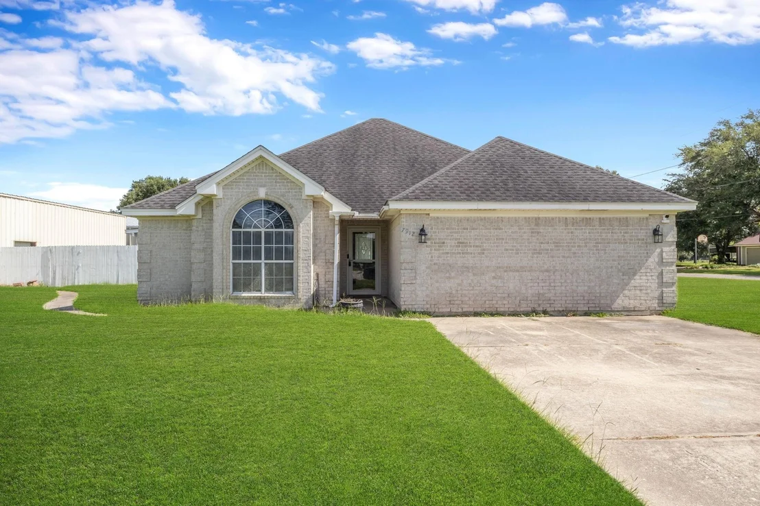 Photo of 7912 South Drive