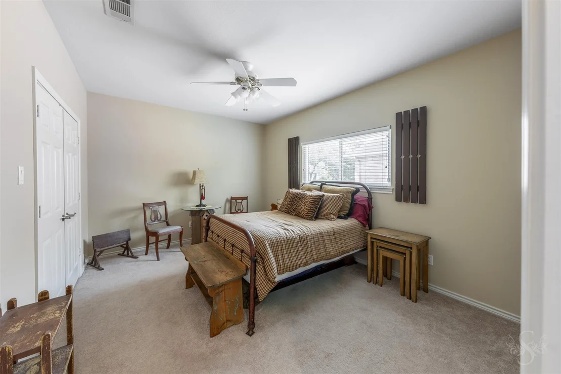 Photo of 1107 Flagmore Drive
