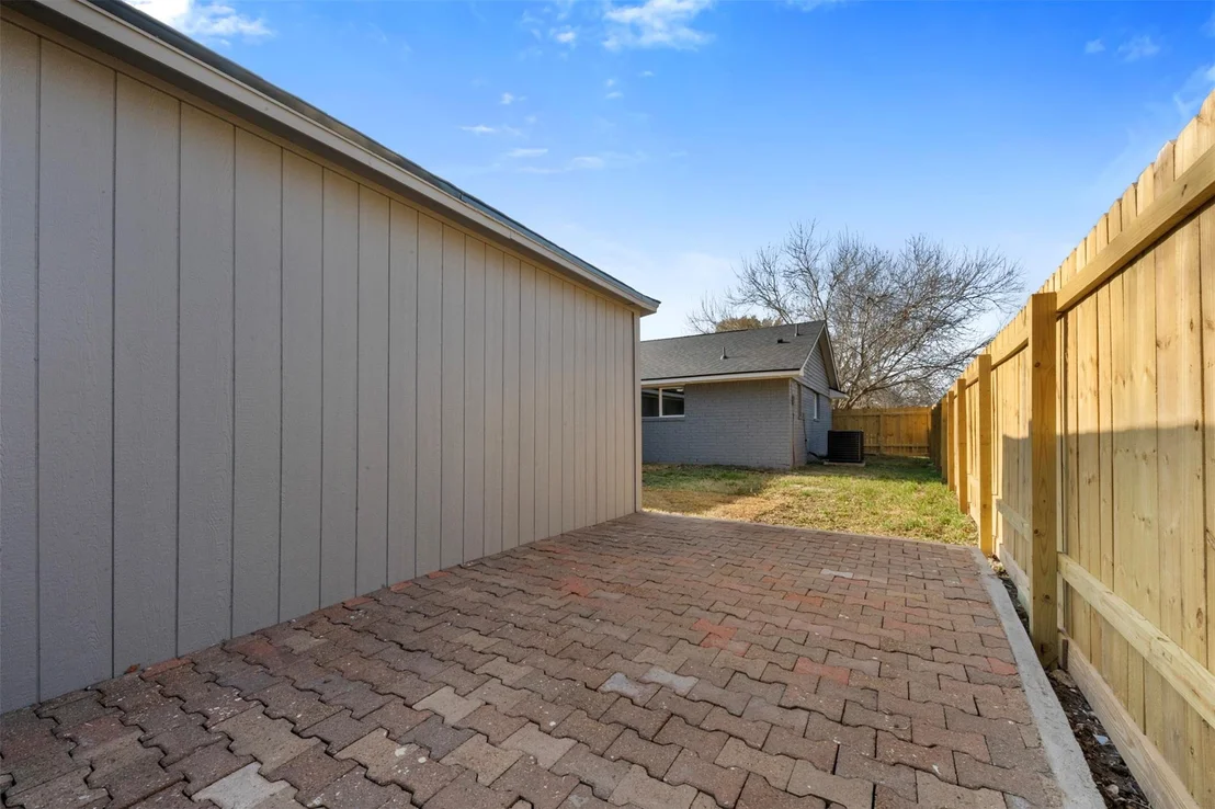 Photo of 6403 Acorn Forest Drive