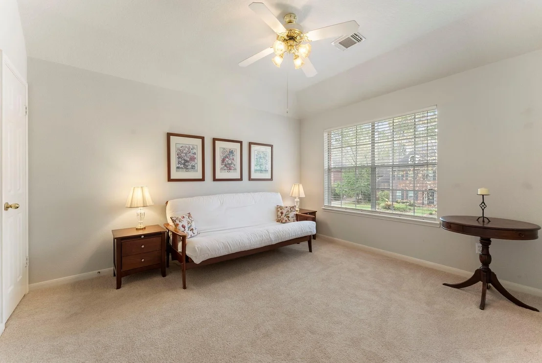 Photo of 75 N Floral Leaf Circle