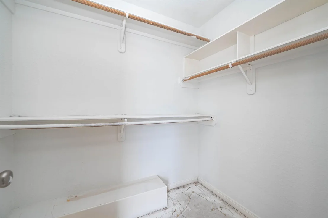 Photo of 220 Kellyn Court