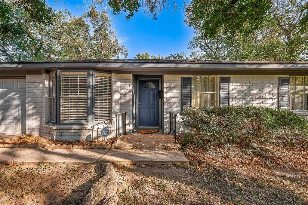 Photo of 5914 Dawnridge Drive