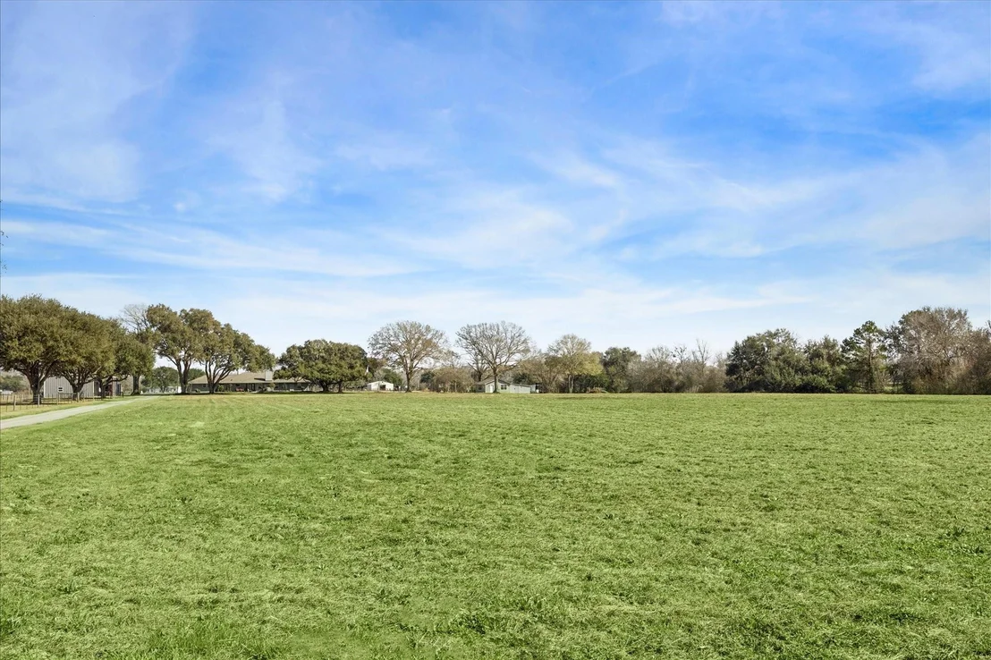 Photo of 2489 Bartlett Road