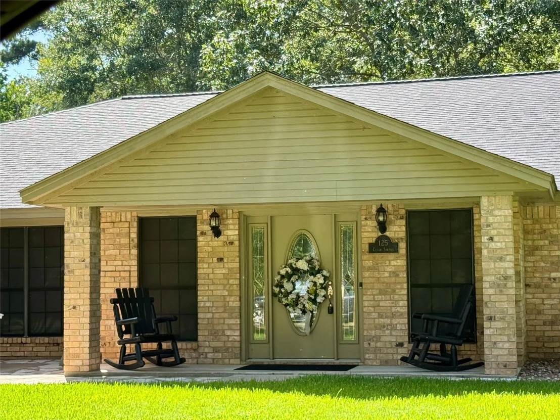 Photo of 125 Clear Springs