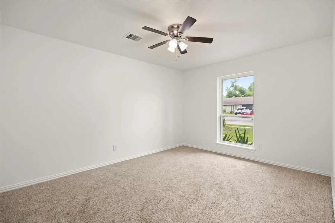 Photo of 518 Whitecap Drive
