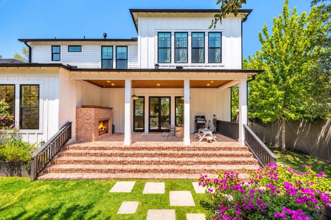 Photo of 2007 Gardenia Drive