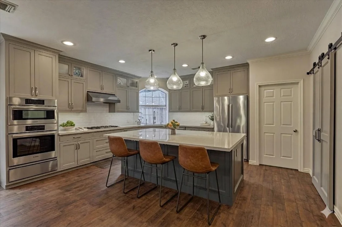 Photo of 16707 Avenfield Road