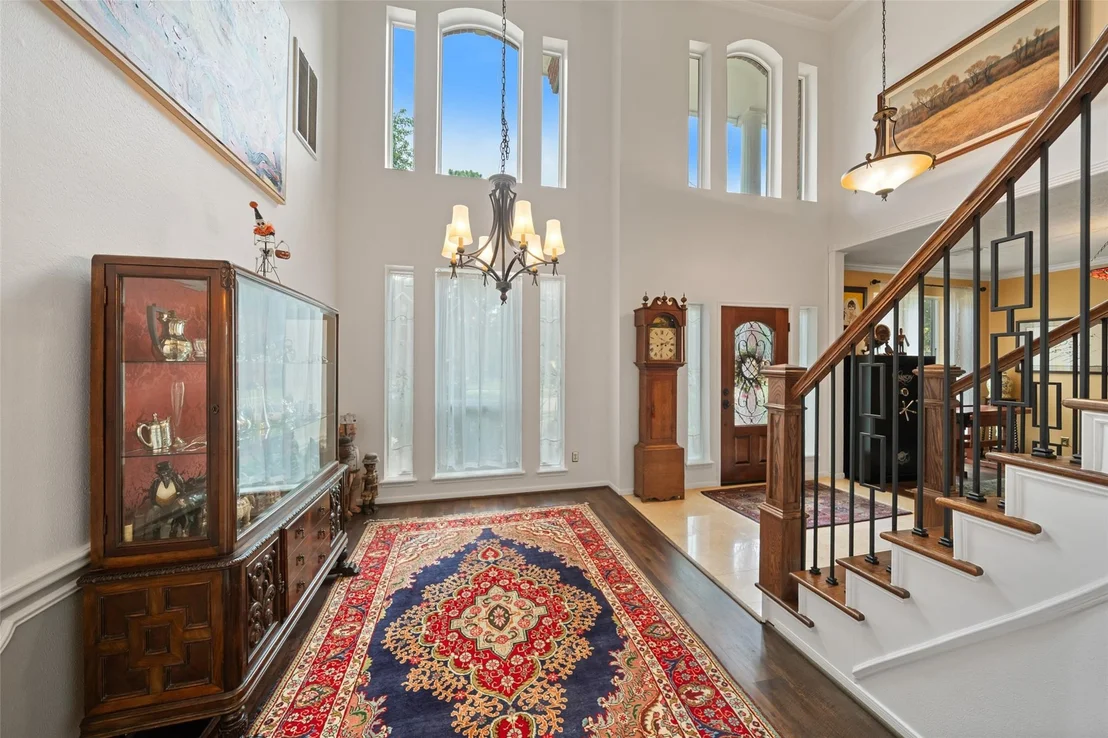 Photo of 16303 Avenplace Road