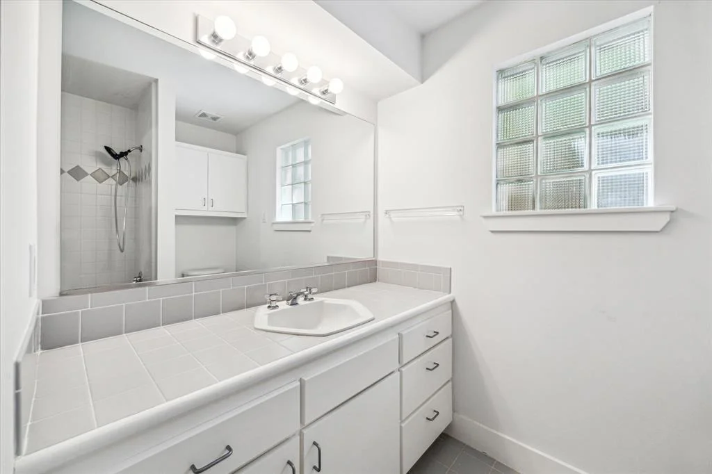 Photo of 242 Knox Street