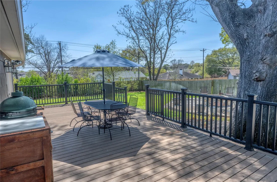 Photo of 700 Peachtree Drive