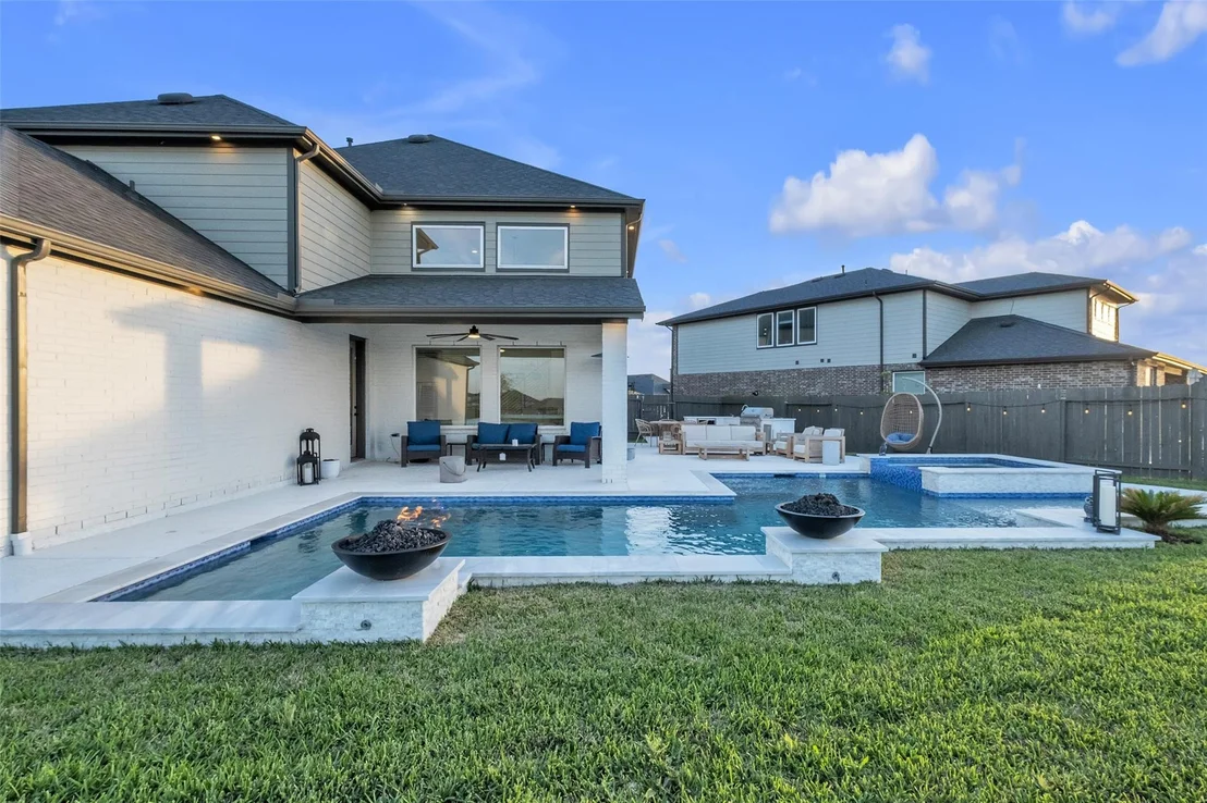 Photo of 28306 Hannahs Harbor Lane