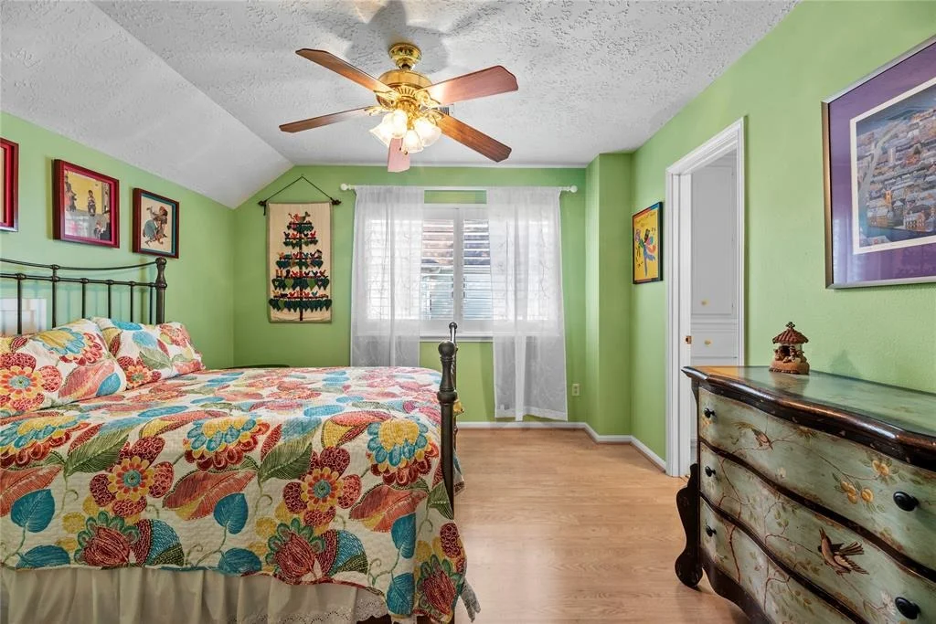 Photo of 922 Montview Drive